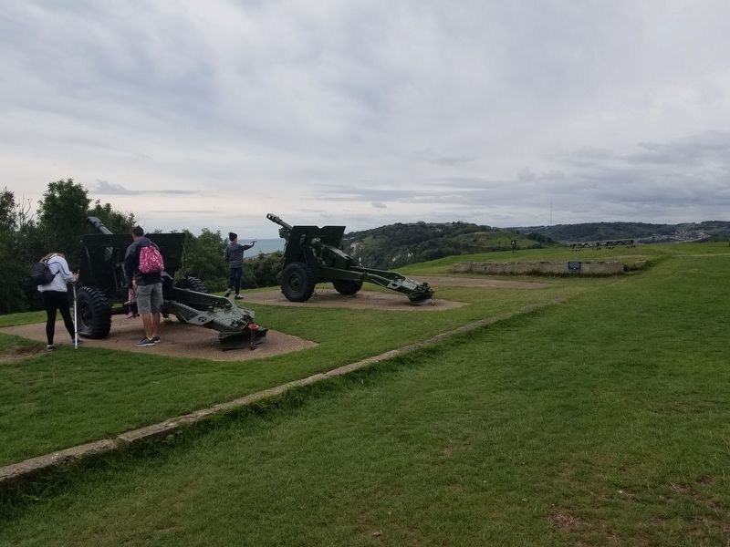25-pdr Cannons on the Saluting Platform. Click for full size. 25-pdr Cannons on the Saluting Platform image. Click for full size.