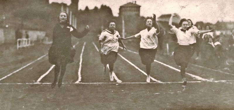 Marker detail: 30-yard dash at a school Field Day in 1922 image. Click for full size.
