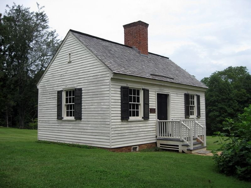 Exterior of the last Law Office of Patrick Henry image. Click for full size.