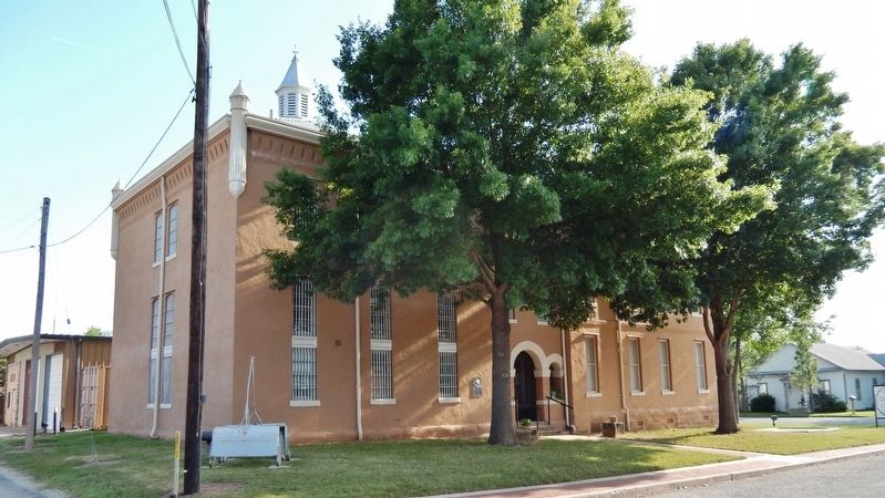 1890 Clay County Jail (<i>northeast corner view; marker visible to right of windows</i>). Click for full size. 1890 Clay County Jail (<i>northeast corner view; marker visible to right of windows</i>) image. Click for full size.