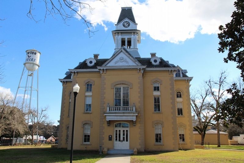 Newton County Courthouse image. Click for full size.