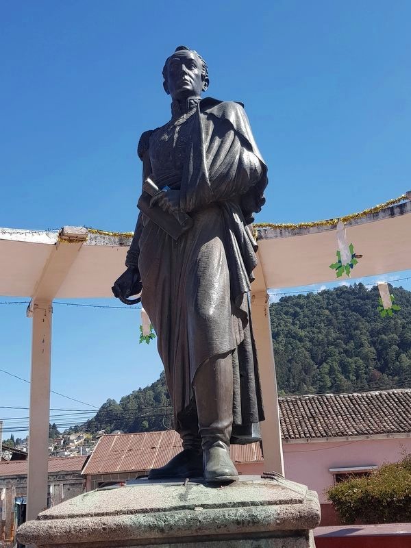 Simón Bolívar statue image. Click for full size.