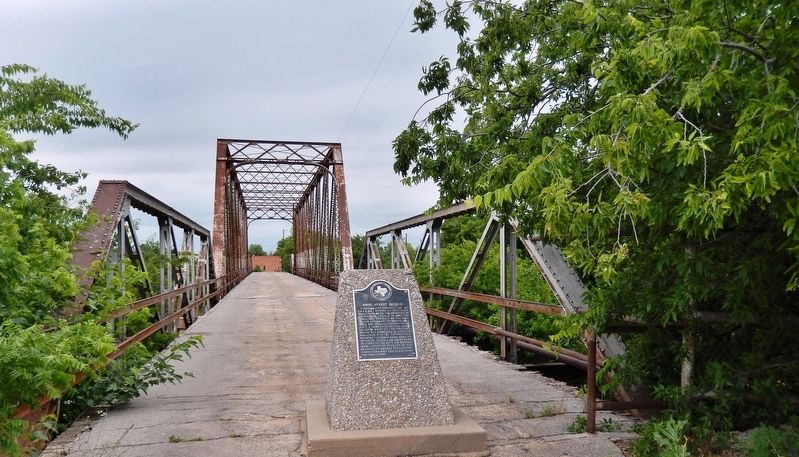 Ohio Street Bridge Marker (<i>wide view looking north from south end of bridge</i>) image. Click for full size.