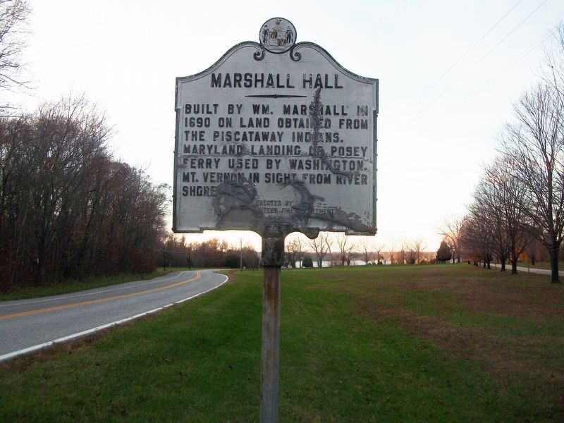 Marshall Hall Marker with Potomac River in distance. image. Click for full size.