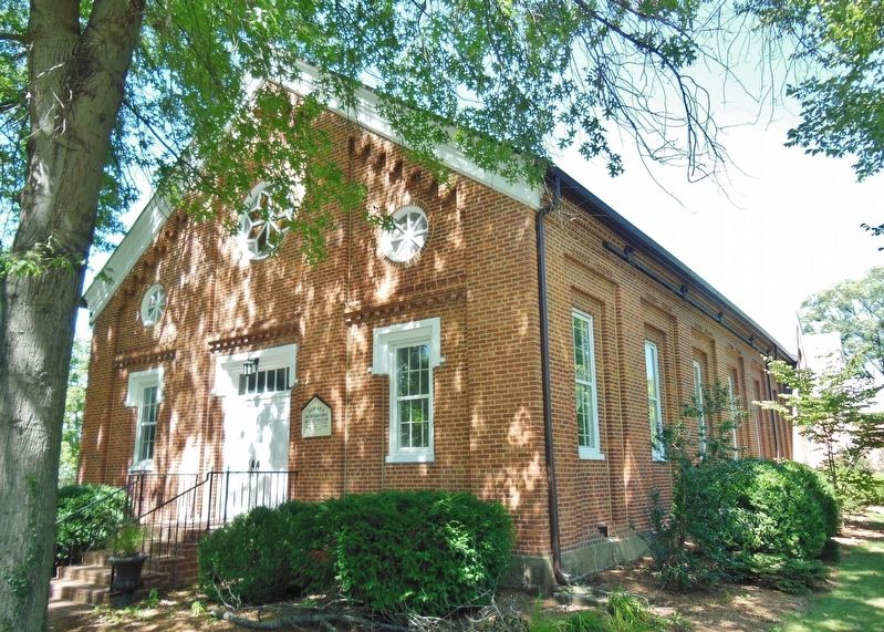 Romney Presbyterian Church (<i>southeast corner view</i>) image. Click for full size.