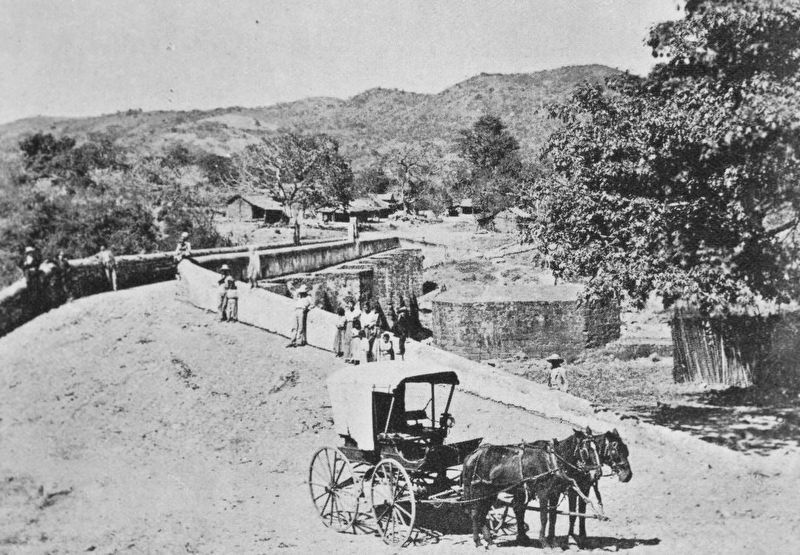Los Esclavos Bridge image. Click for full size.