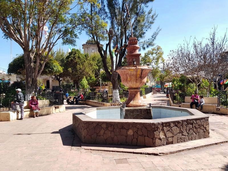 The central park of Tejutla and its fountain image. Click for full size.
