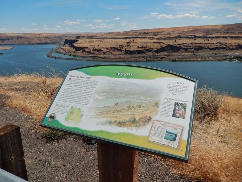 Wyam Marker (<i>wide view; looking east along the Columbia River</i>) image. Click for full size.