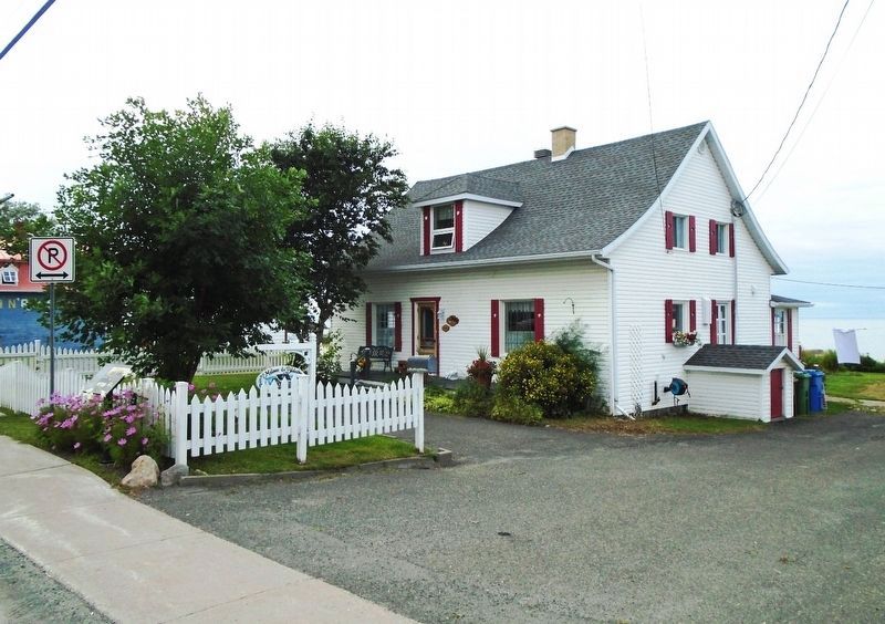 <i>La maison du bedeau / The Sexton's House</i> et/and Marker. Click for full size. <i>La maison du bedeau / The Sexton's House</i> et/and Marker image. Click for full size.