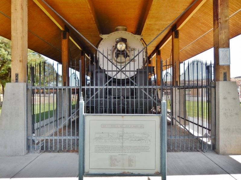 Class P-2 Engine No. 2507 Marker (<i>wide view; Locomotive 2507 exhibit behind marker</i>) image. Click for full size.