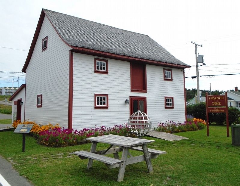 <i>La grange à dîme / The Tithe Barn</i> et/and Marker. Click for full size. <i>La grange à dîme / The Tithe Barn</i> et/and Marker image. Click for full size.