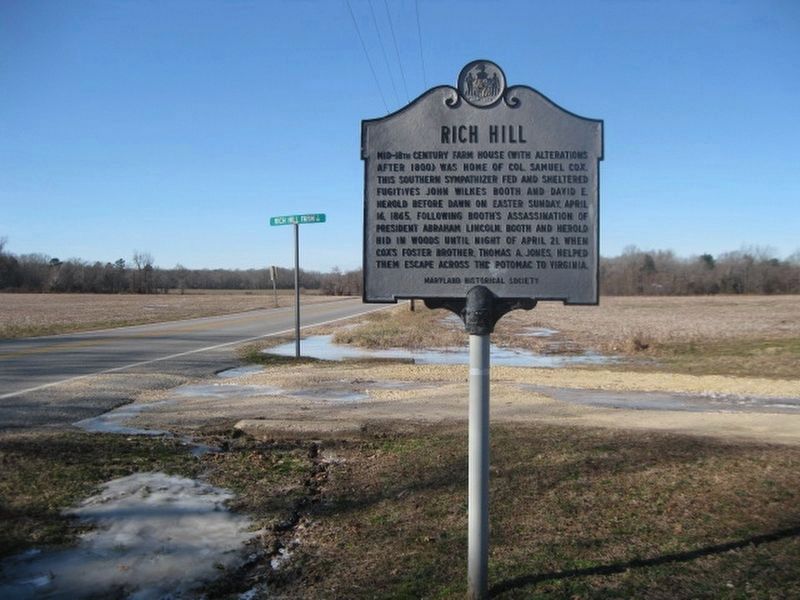 Rich Hill Marker & Rich Hill Farm Rd sign in background. image. Click for full size.