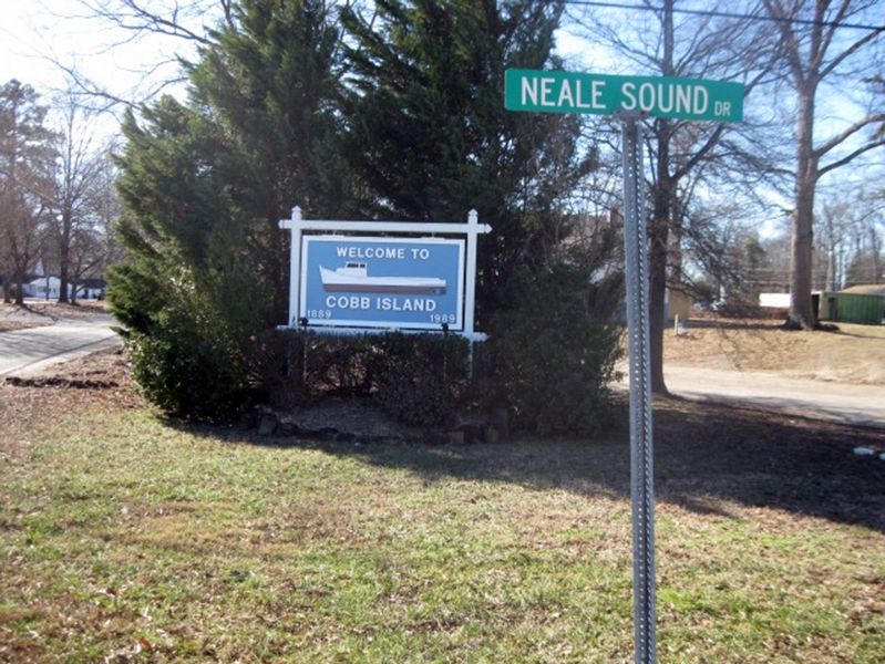 Welcome to Cobb Island sign, which is 75 feet north of marker. image. Click for full size.