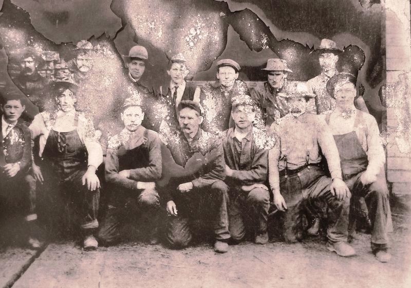 Marker detail: McCormick mill workers, circa 1905 image. Click for full size.