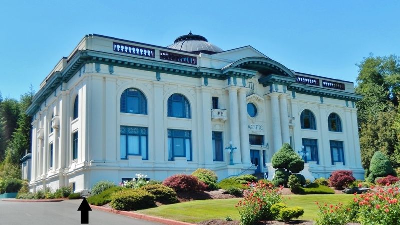 Pacific County Courthouse (<i>northeast corner; marker visibile at corner</i>) image. Click for full size.