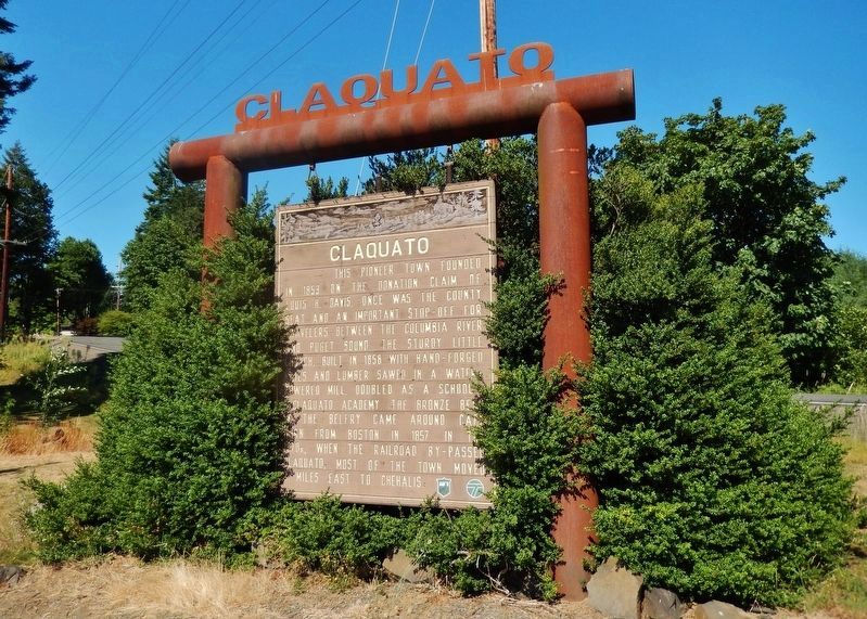 Claquato Marker (<i>wide view; Stearns Road behind marker</i>) image. Click for full size.