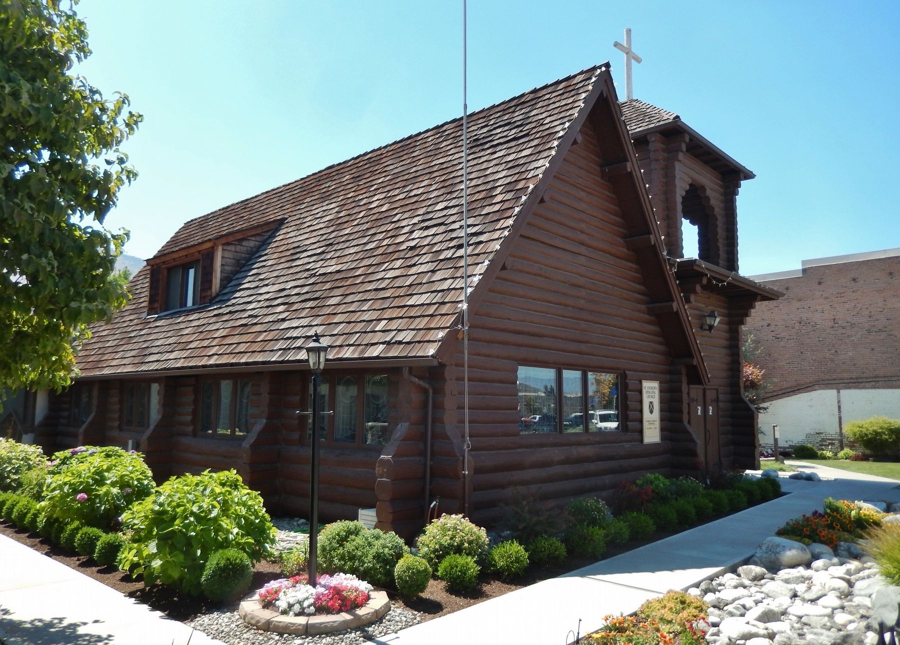 St. Andrews Episcopal Church (<i>northeast corner</i>). Click for full size. St. Andrews Episcopal Church (<i>northeast corner</i>) image. Click for full size.