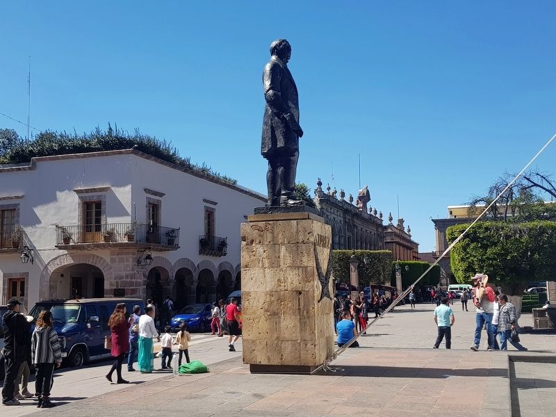 Benito Ju�rez Garcia monument and statue image. Click for full size.