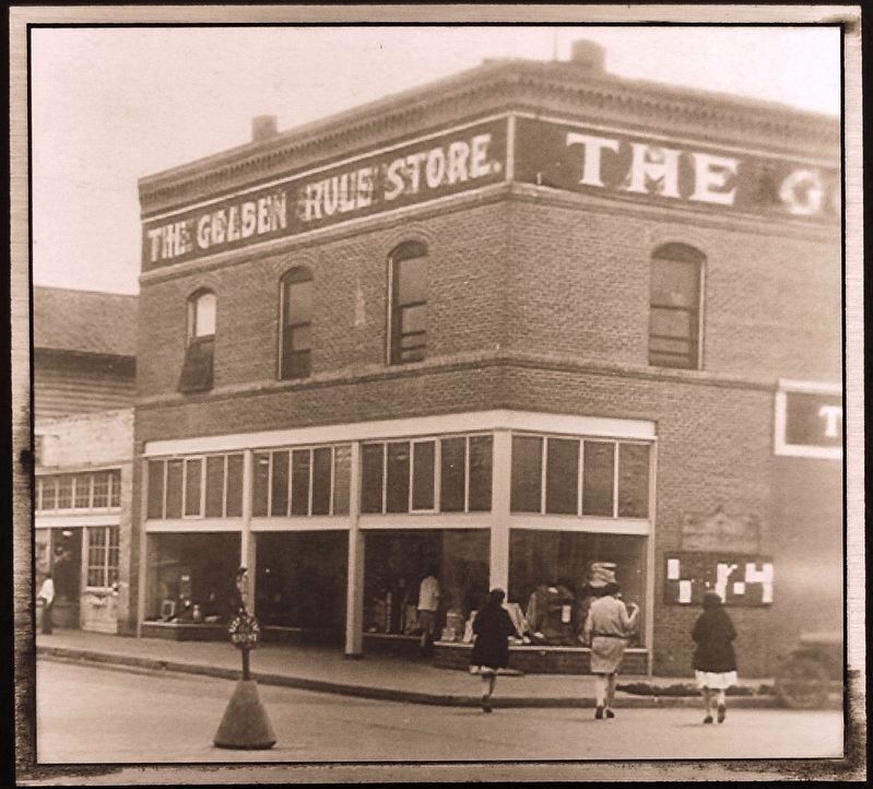 Marker detail: Golden Rule Building 1904 image. Click for full size.