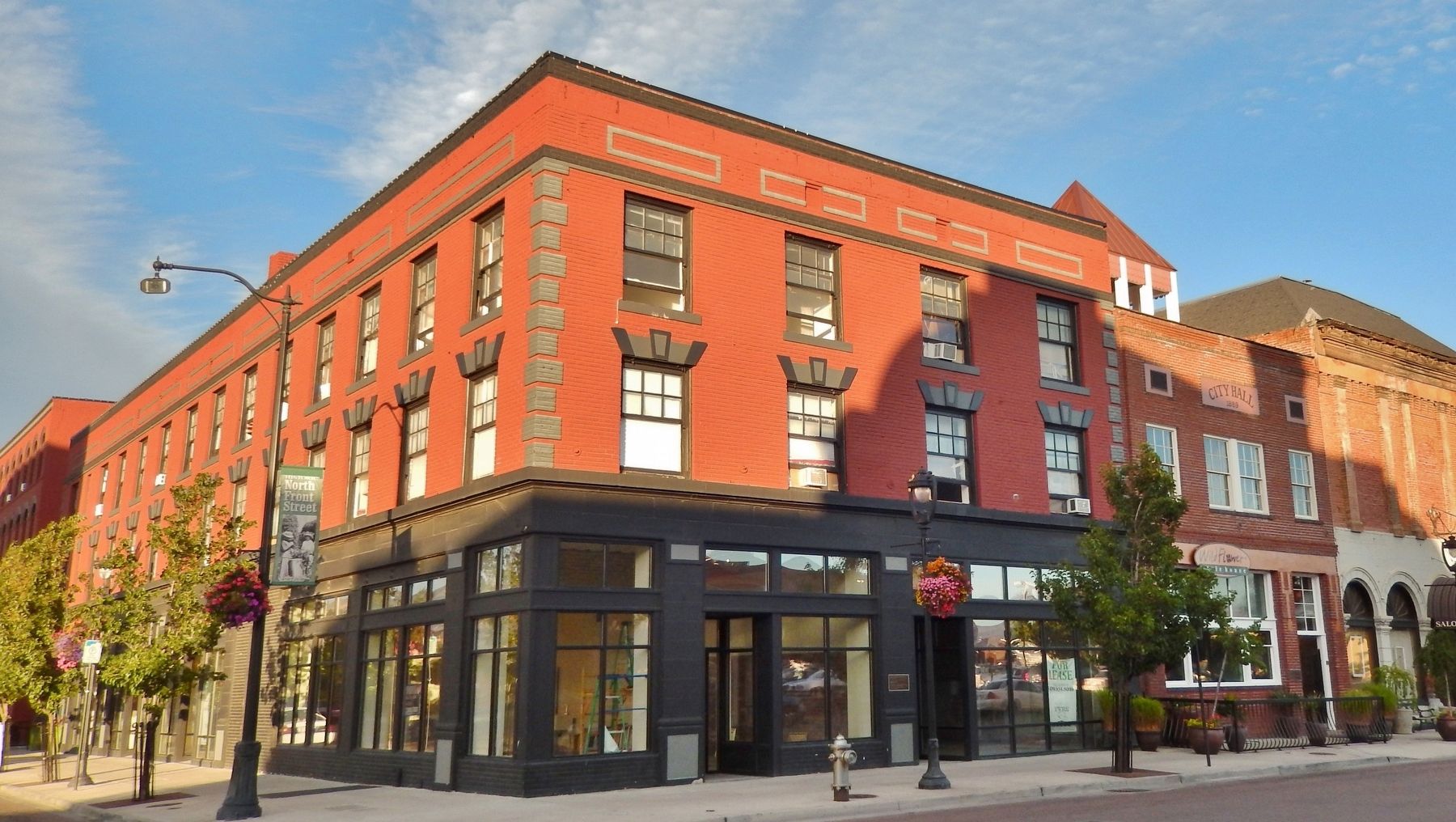 Senator Apartments (Hotel Sydney) (<i>northwest corner view</i>). Click for full size. Senator Apartments (Hotel Sydney) (<i>northwest corner view</i>) image. Click for full size.