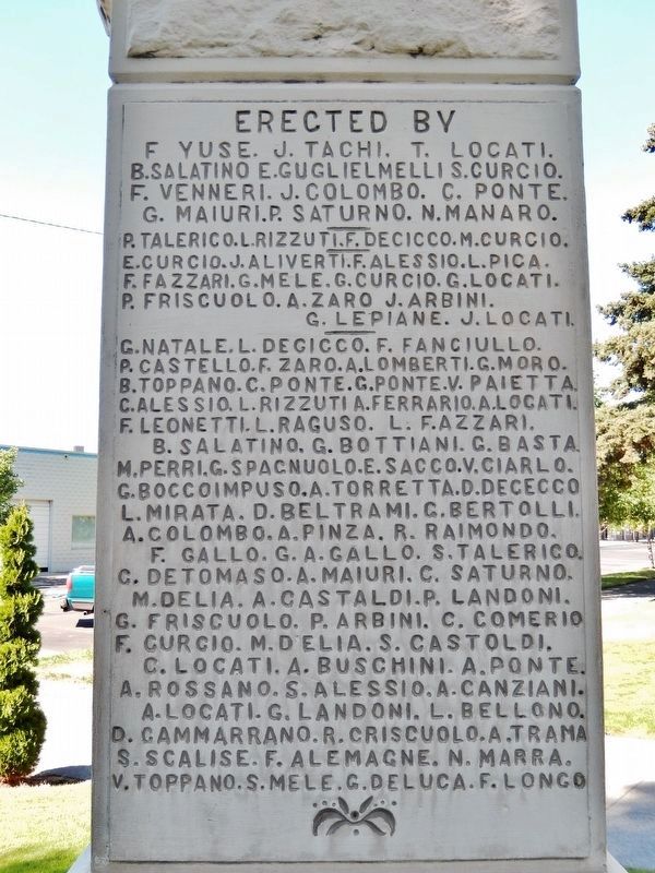 Christopher Columbus Monument<br>(<i>back side</i>). Click for full size. Christopher Columbus Monument<br>(<i>back side</i>) image. Click for full size.