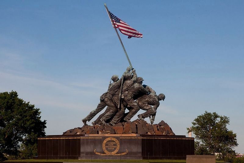 The Marine Corps War Memorial image. Click for full size.