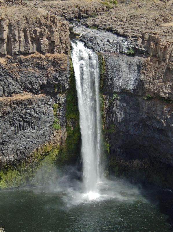Palouse Falls, Washington State Waterfall (<i>view from marker</i>) image. Click for full size.
