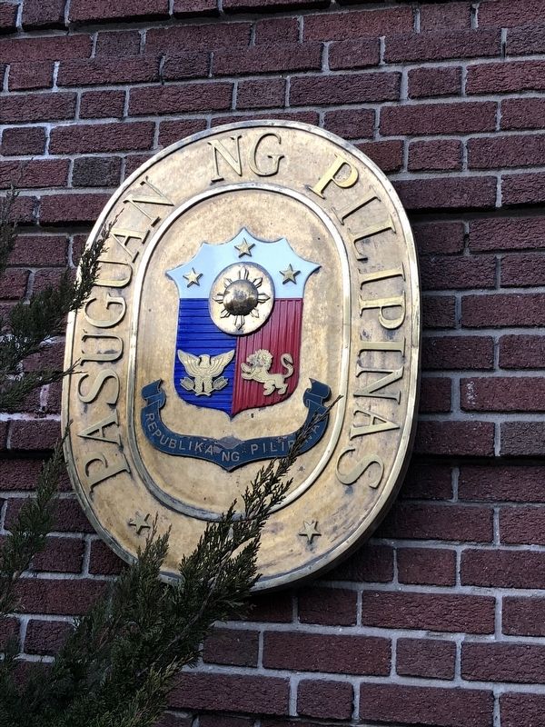 Plaque on the building image. Click for full size.