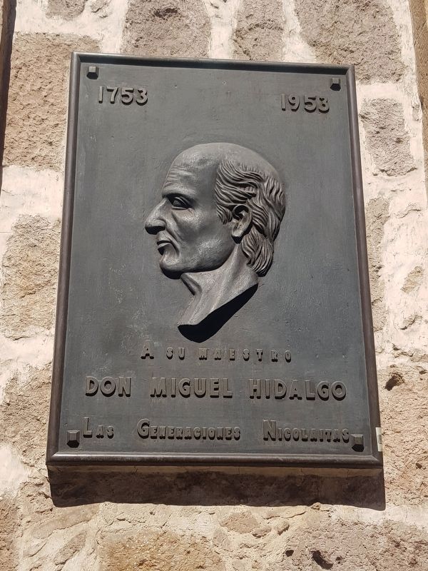 An additional nearby marker to Miguel Hidalgo image. Click for full size.
