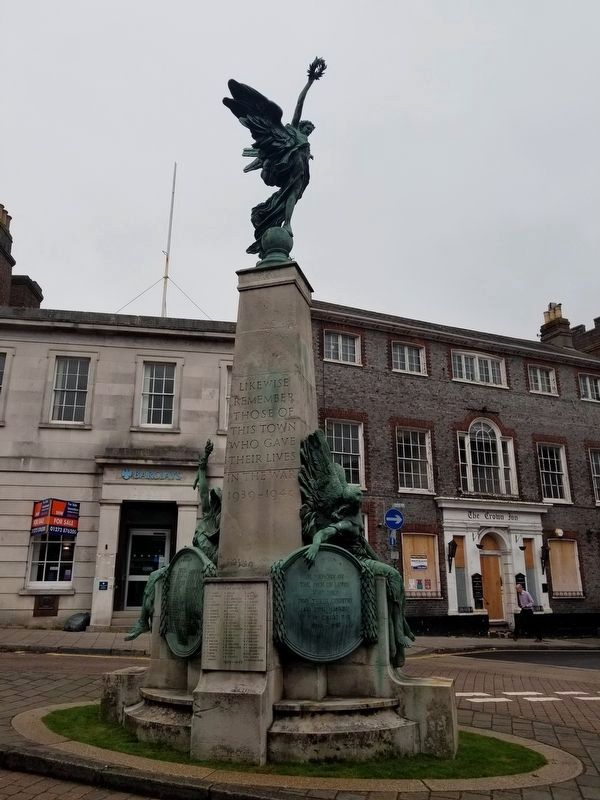 Lewes War Memorial image. Click for full size.