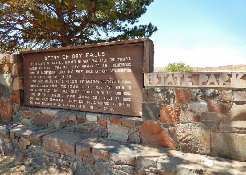 Story of Dry Falls Marker (<i>wide view</i>) image, Touch for more information