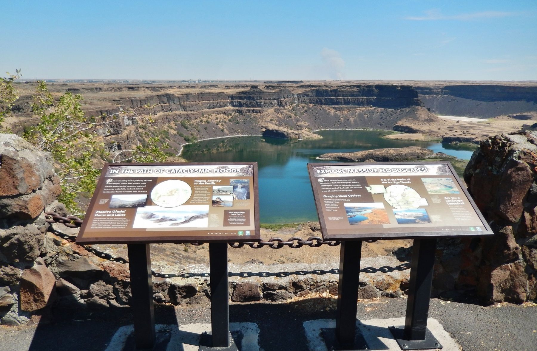 Massive Floodscapes! Marker (<i>wide view; Dry Lake Falls in background; related marker on left</i>) image. Click for full size.