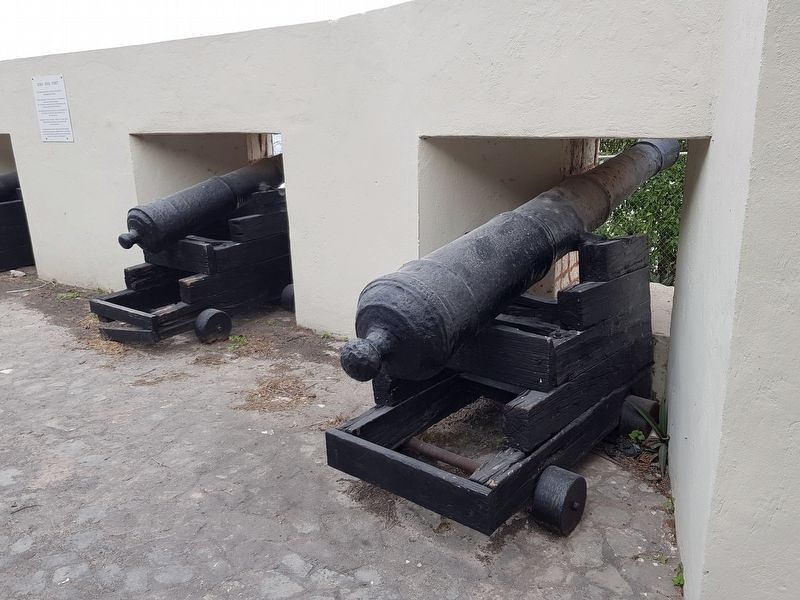 Two of the Ocho Rios Fort cannons image. Click for full size.