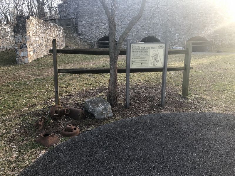 Welcome to Fountain Rock Lime Kilns Marker. Click for full size. Welcome to Fountain Rock Lime Kilns Marker image. Click for full size.