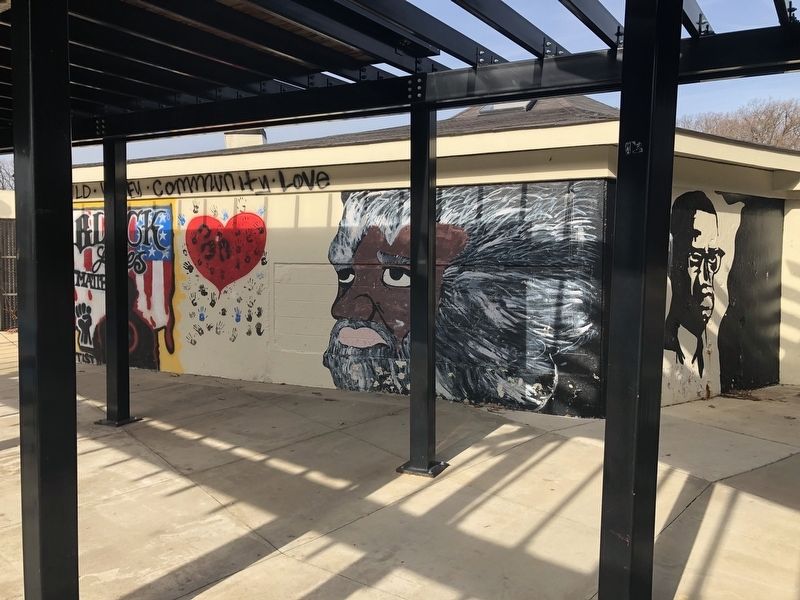 Additional nearby mural. Click for full size. Additional nearby mural image. Click for full size.