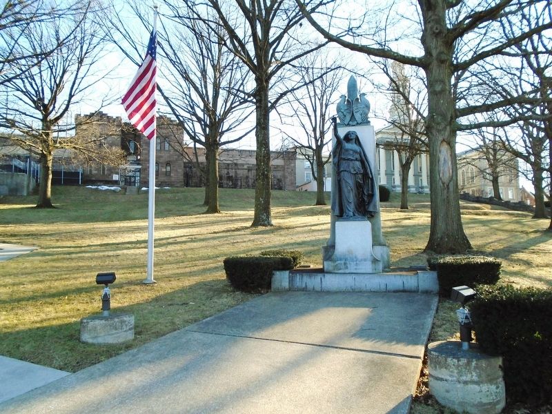U.S.S. Maine and Spanish-American War Memorial image. Click for full size.