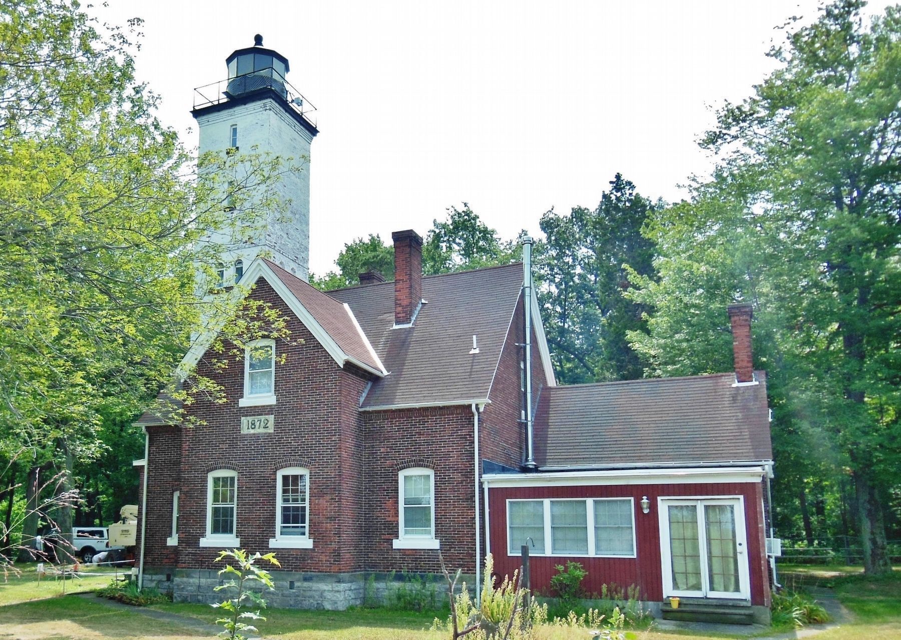 Presque Isle Lighthouse (<i>1/10 mile northwest of marker</i>) image. Click for full size.