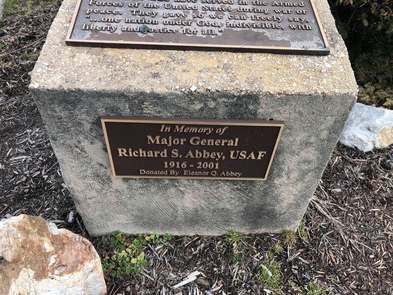 Veterans Memorial [Bottom plaque] image. Click for full size.