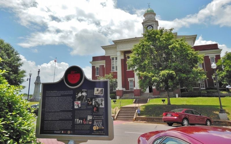 Charlie Musselwhite Marker (<i>side 2; wide view; Attala County Courthouse in background</i>) image. Click for full size.