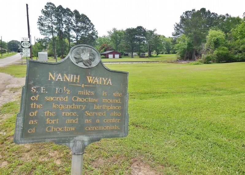 Nanih Waiya Marker (<i>wide view</i>) image. Click for full size.