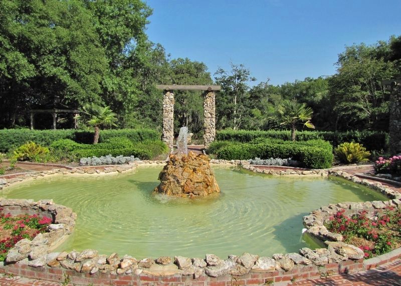 Ravine Gardens Fountain (<i>built by FERA/WPA in 1933</i>). Click for full size. Ravine Gardens Fountain (<i>built by FERA/WPA in 1933</i>) image. Click for full size.