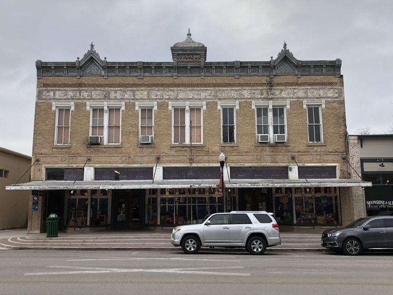 Louis Henne Co. Building. Click for full size. Louis Henne Co. Building image. Click for full size.