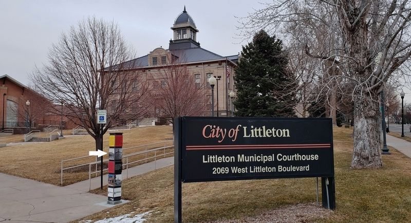 Arapahoe County Courthouse Marker (<i>wide view; courthouse in background; marker by sidewalk</i>) image. Click for full size.