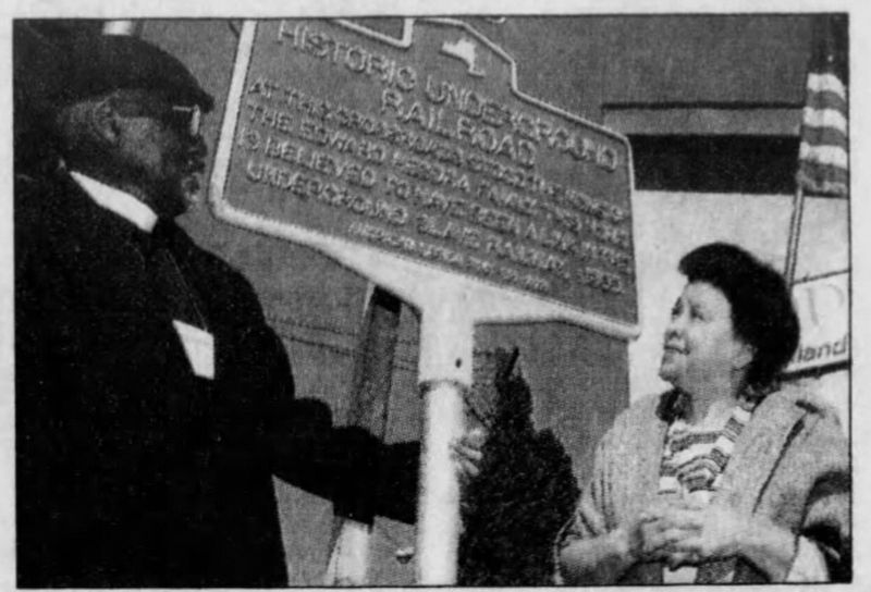 Dedication of Historic Underground Railroad Marker image. Click for full size.