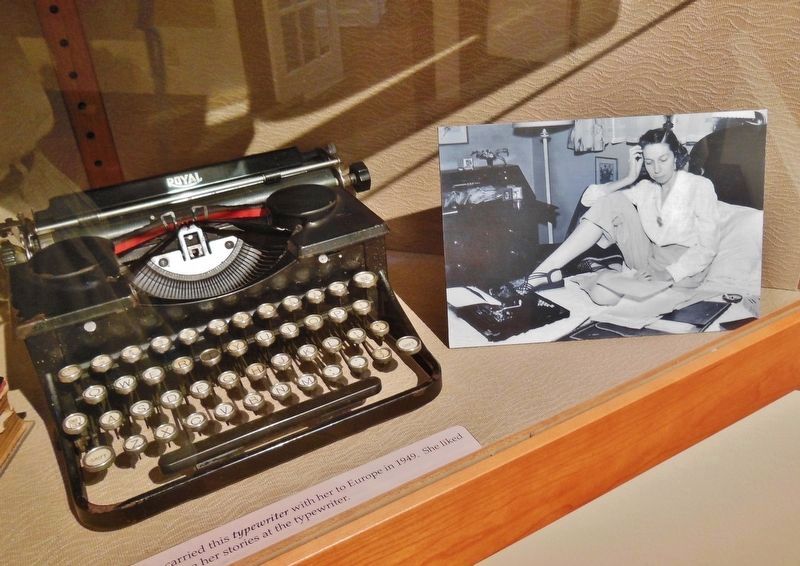 Eudora Welty's Typewriter (<i>on exhibit inside the house</i>) image. Click for full size.