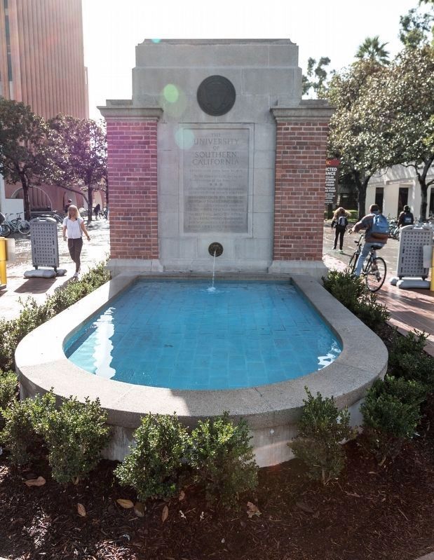 The University of Southern California Founders Fountain image. Click for full size.