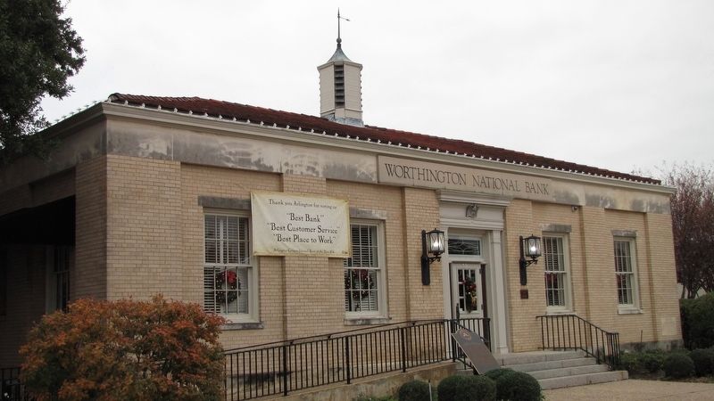 Arlington Post Office with Marker image. Click for full size.