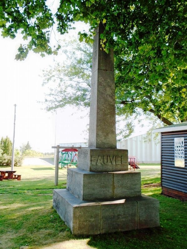 Monument Fauvel Monument au/in Parc Municipal Park image. Click for full size.