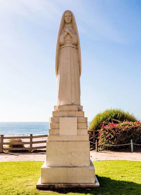 Statue of Santa Monica image. Click for full size.
