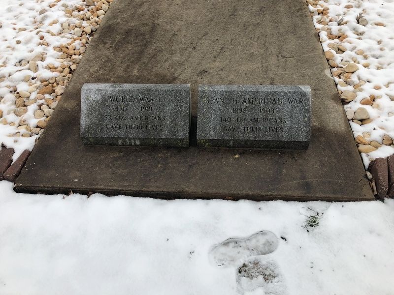 World War I and Spanish American War plaques. Click for full size. World War I and Spanish American War plaques image. Click for full size.